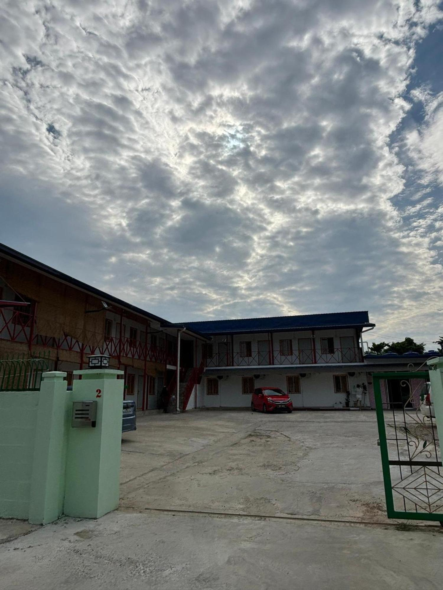 5 Minutes Airport Lodge Kampong Patagas ภายนอก รูปภาพ